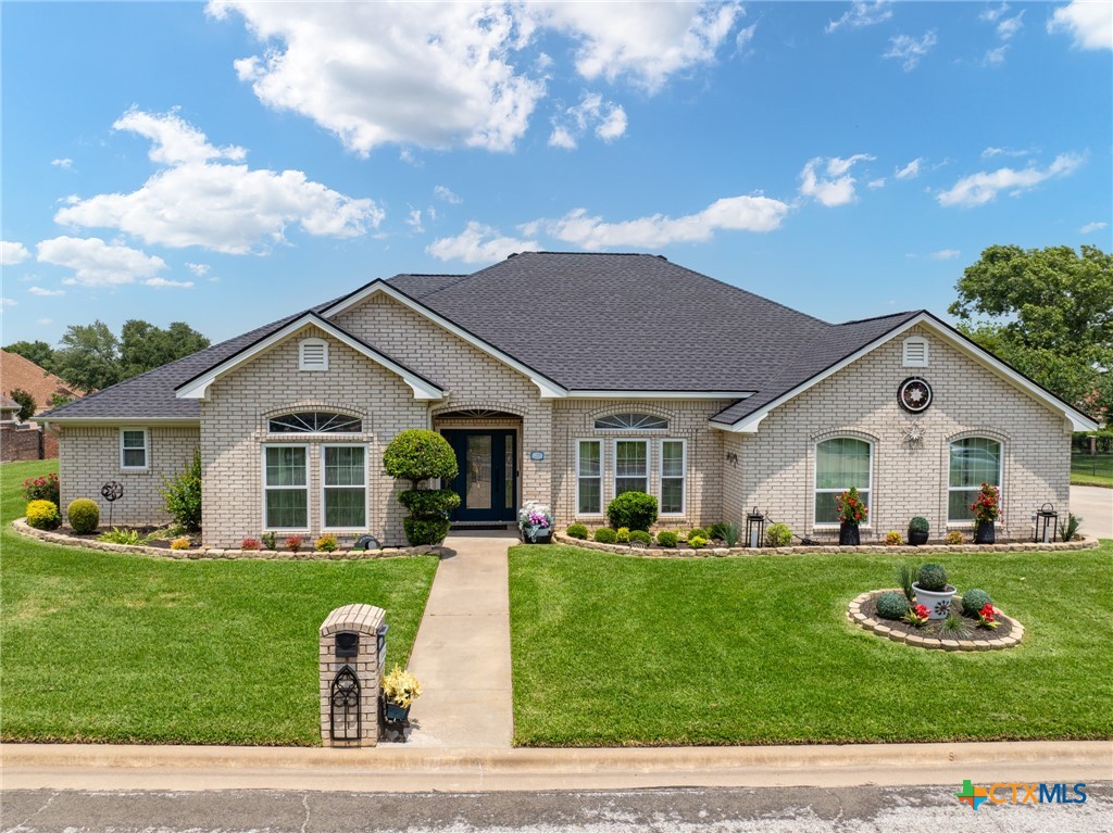 5003 Lakeshore Drive