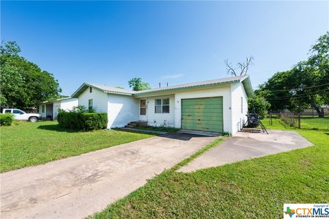 A home in Luling