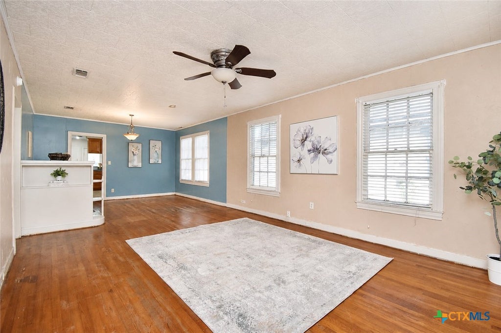 Photo of 1705 E Power Avenue, Victoria, TX 77901 (MLS # 622372)