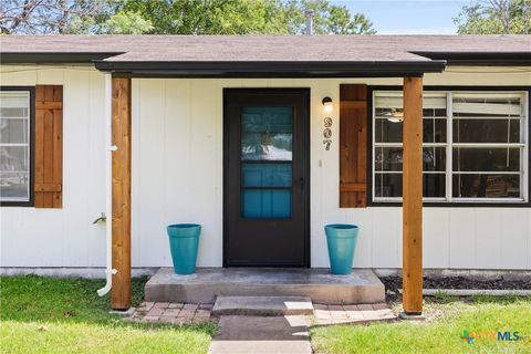 Photo of 907 Apple Street, Fredericksburg, TX 78624 (MLS # 588654)