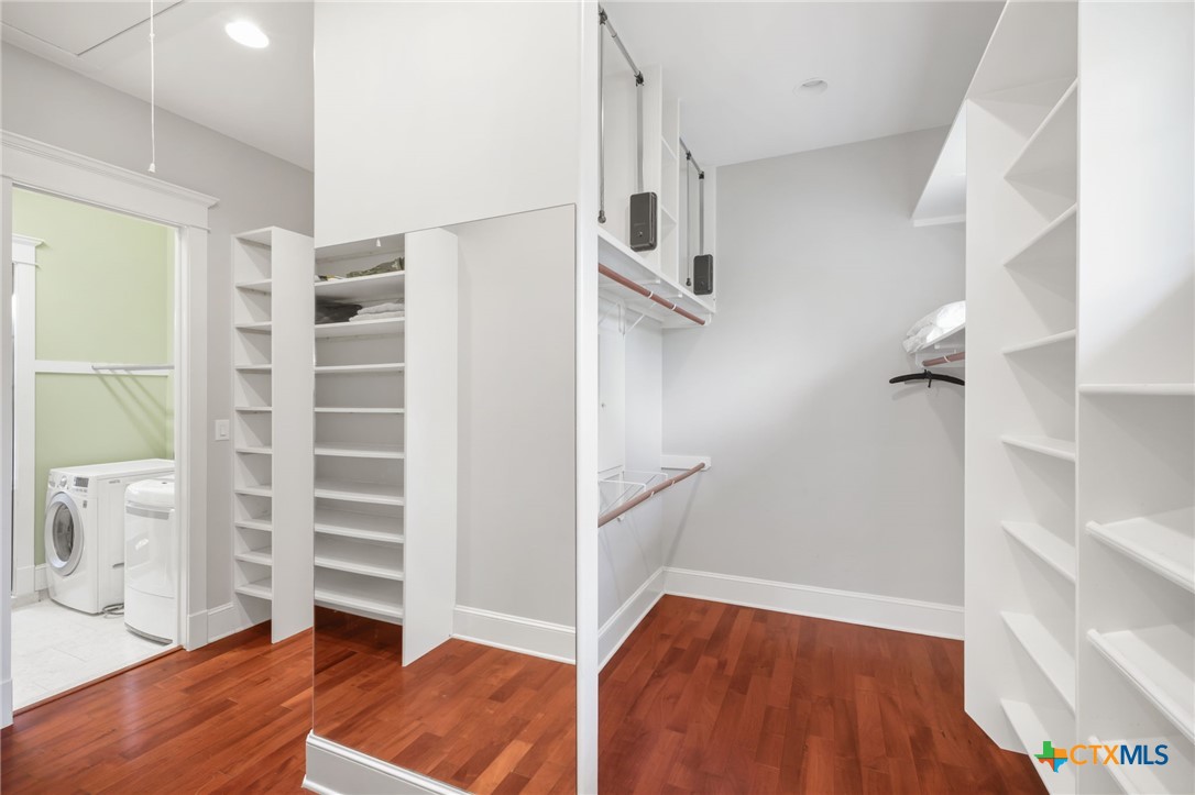 New Braunfels, Texas 78132, United States, 4 Bedrooms Bedrooms, ,5 BathroomsBathrooms,Residential,Active,187957