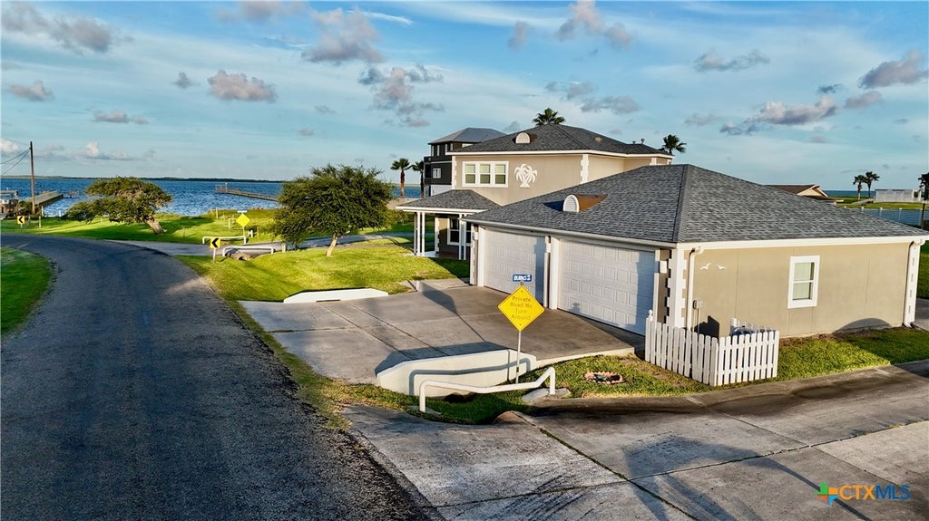 Photo of 102 Smith Cove Road, Rockport, TX 78382 (MLS # 622300)