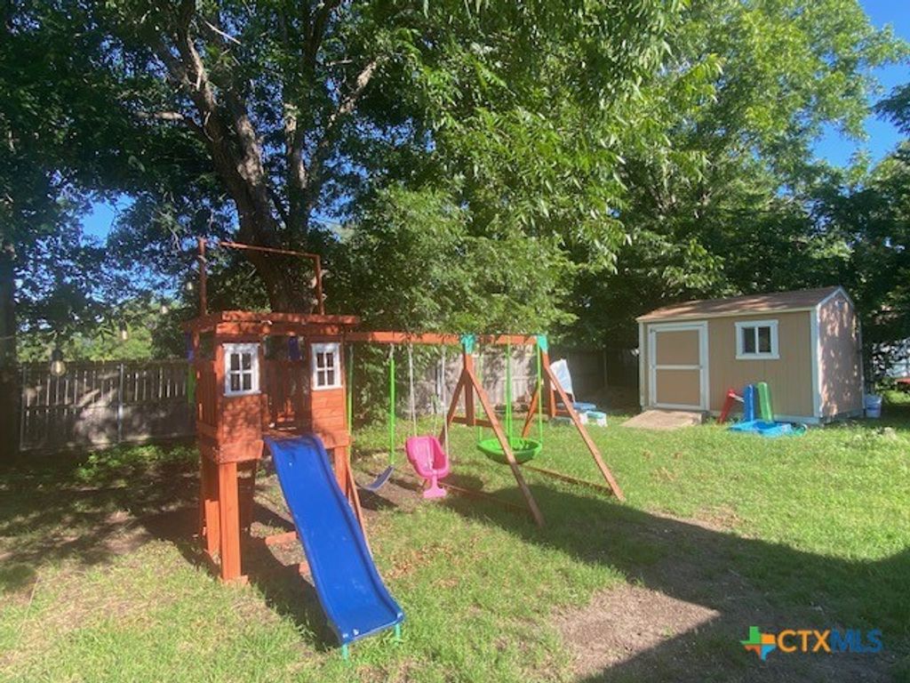 Photo of 403 Jeffery Lane, Copperas Cove, TX 76522 (MLS # 615343)