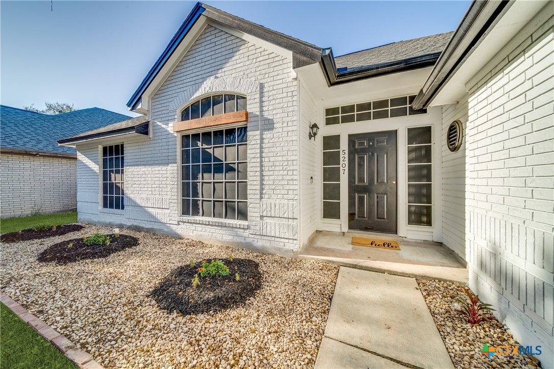 5207 Pine Lake Drive