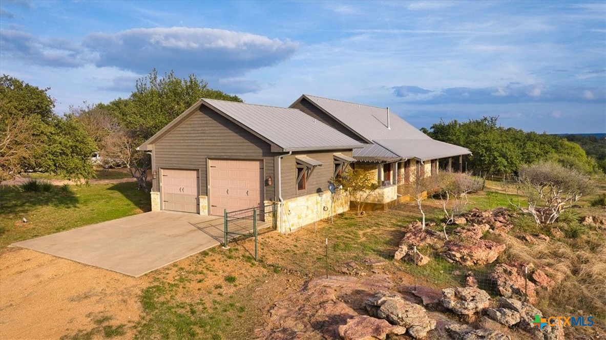 1250 Rocky Hollow Drive