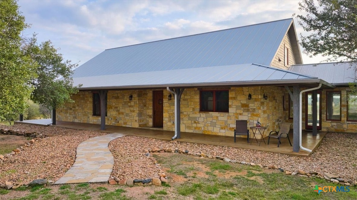 1250 Rocky Hollow Drive