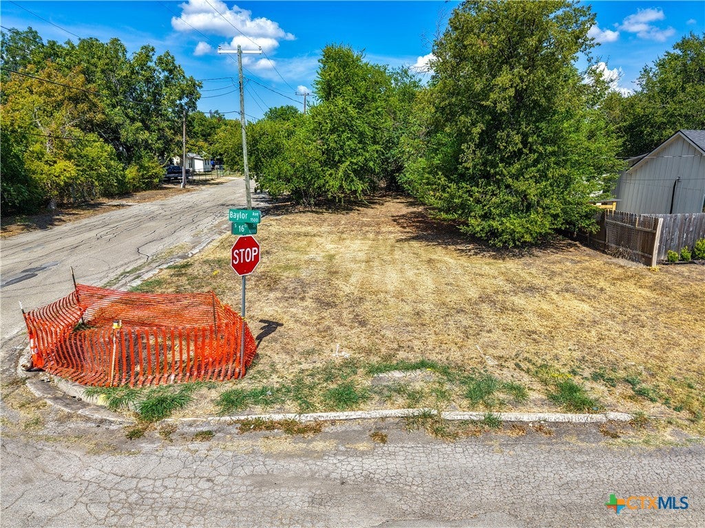 1525 Baylor Avenue