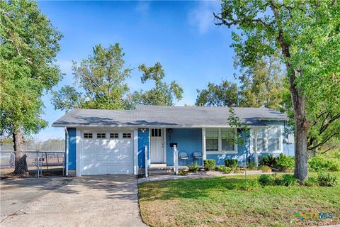 107 Crockett Street Hallettsville TX 77964