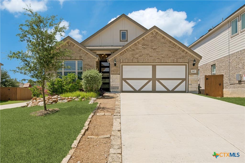 Photo of 2037 Egret Avenue, New Braunfels, TX 78132 (MLS # 613871)