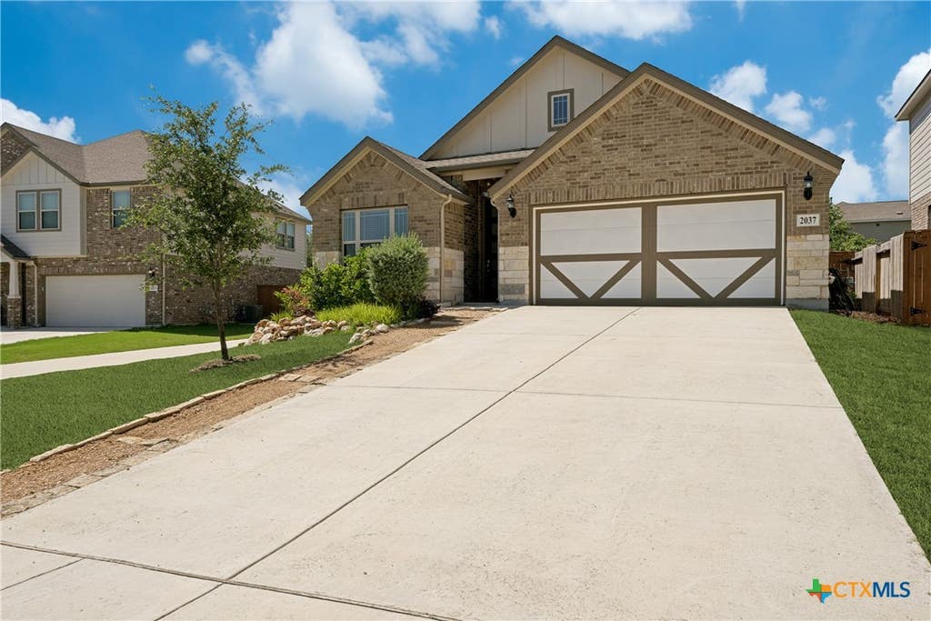 Photo of 2037 Egret Avenue, New Braunfels, TX 78132 (MLS # 613871)