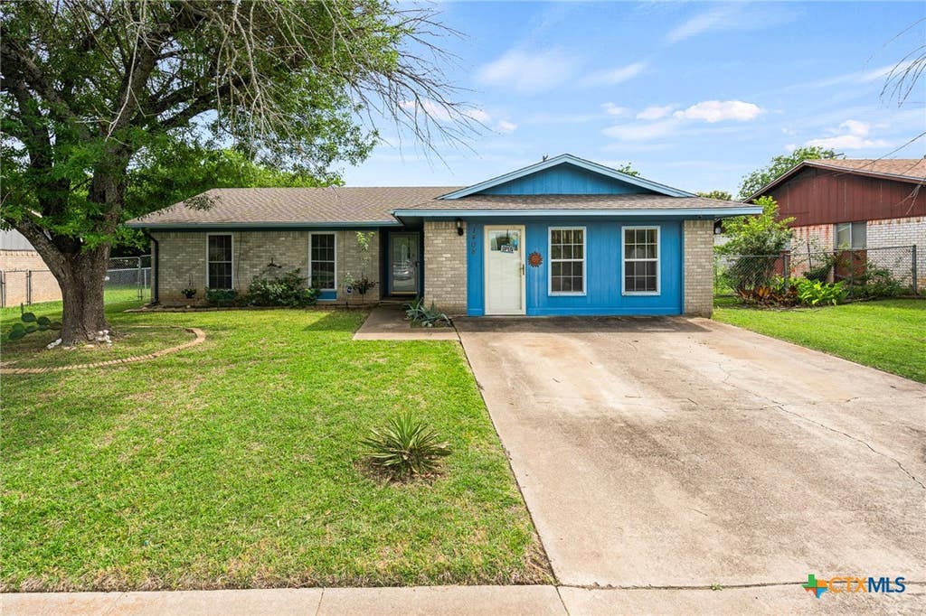 Photo of 1408 Edgefield Street, Killeen, TX 76549 (MLS # 623314)