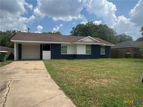 1708 Alamo Drive Victoria TX 77901