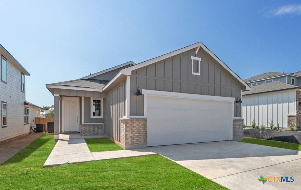 Photo of 743 Langston Lane, New Braunfels, TX 78130 (MLS # 597043)