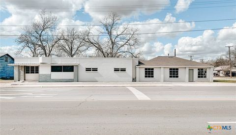 305 N Laurent Street Victoria TX 77901