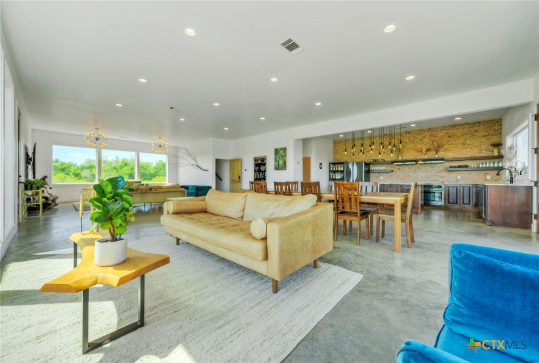 4201 County Road 463