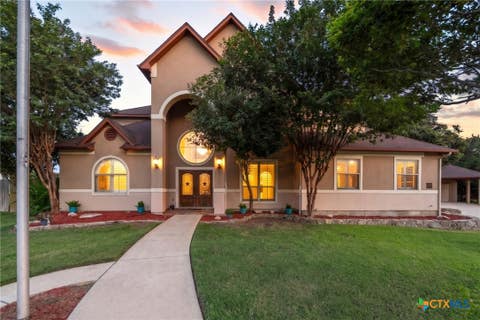 Photo of 17 Horseshoe Court, New Braunfels, TX 78132 (MLS # 622077)