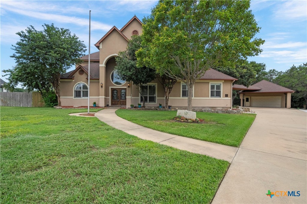 Photo of 17 Horseshoe Court, New Braunfels, TX 78132 (MLS # 622077)