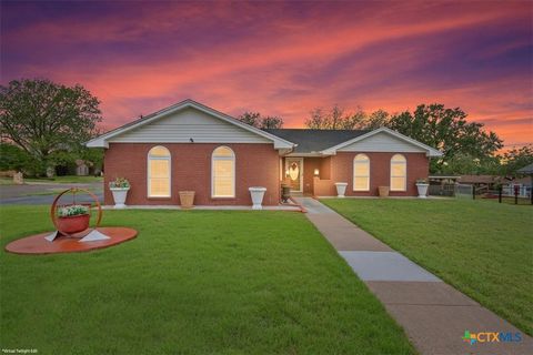 Photo of 510 Houston Street, Copperas Cove, TX 76522 (MLS # 610656)