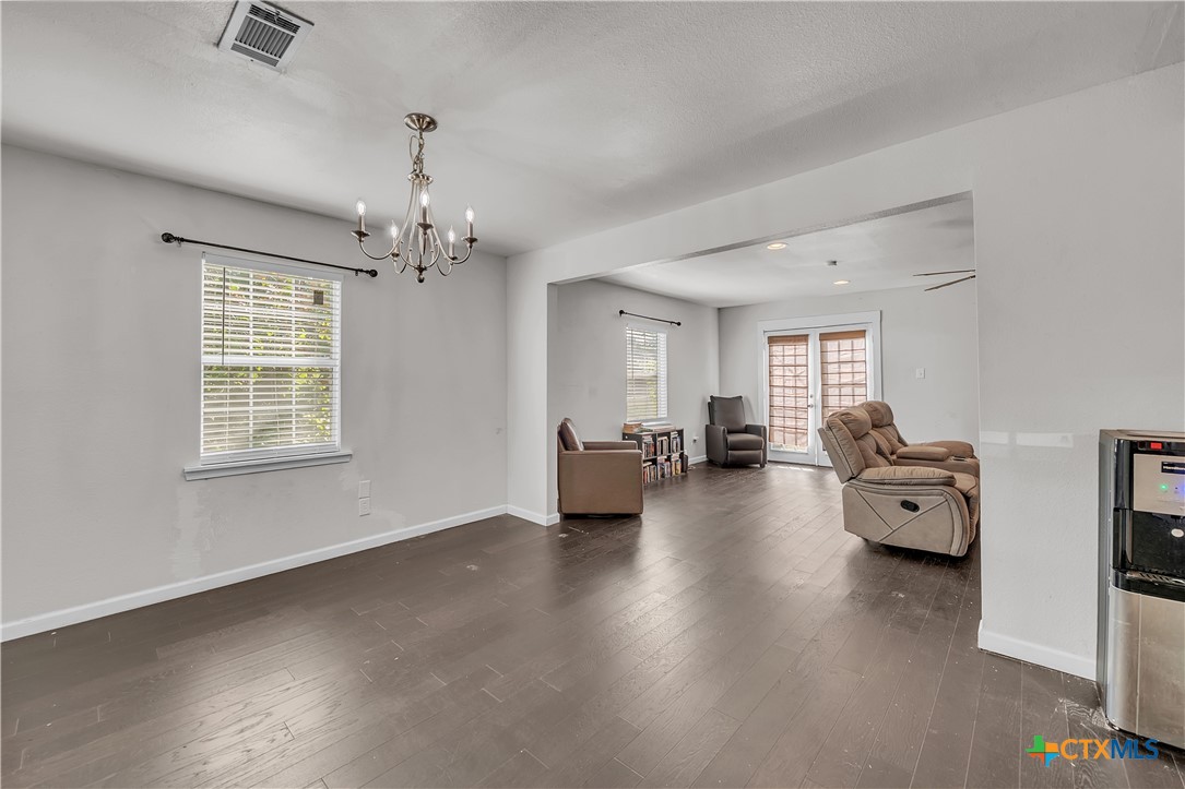 200 W Greenbriar Street