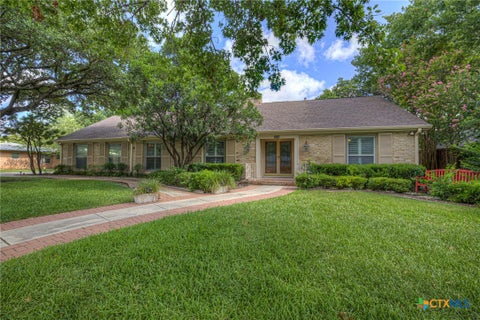 Photo of 211 Royal Oaks Drive, San Antonio, TX 78209 (MLS # 622063)