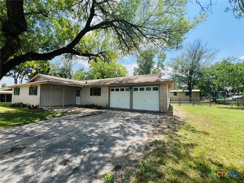 Photo of 212 Brook Street, Seguin, TX 78155 (MLS # 597752)