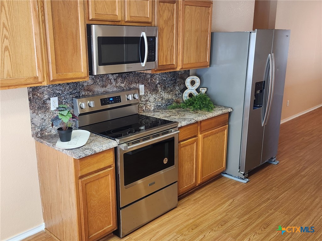 903 James Loop