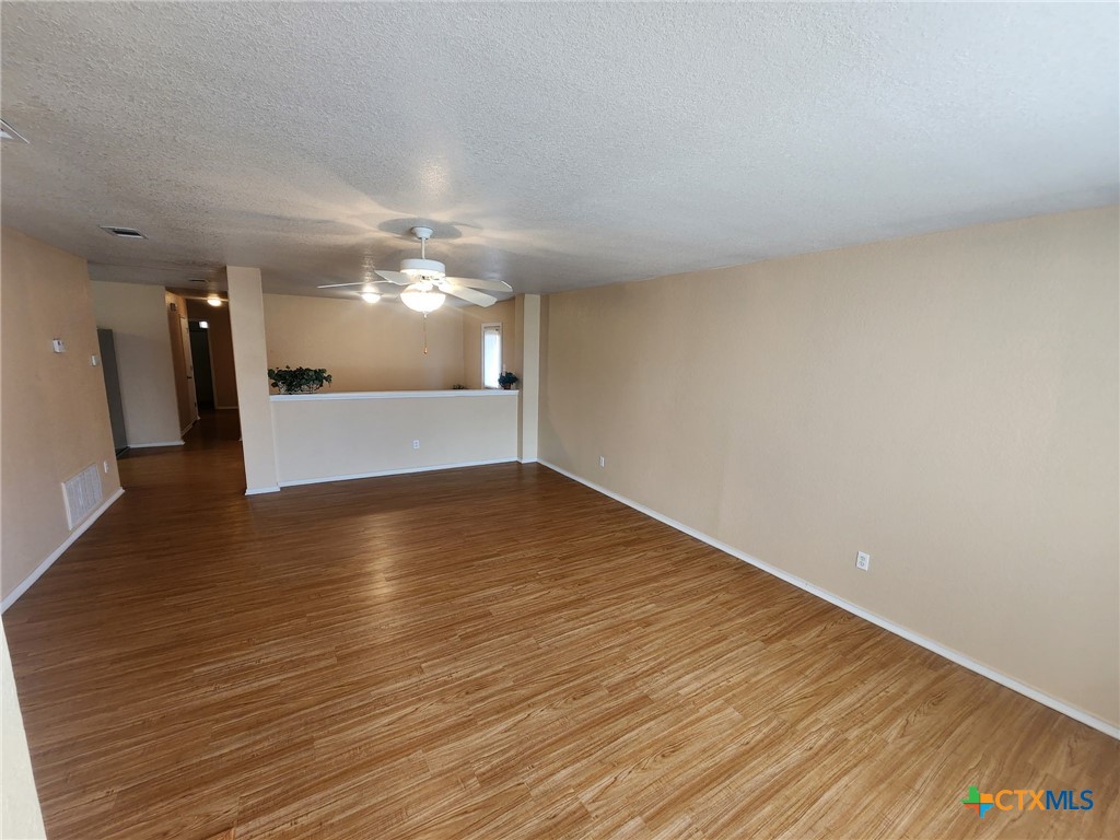 903 James Loop