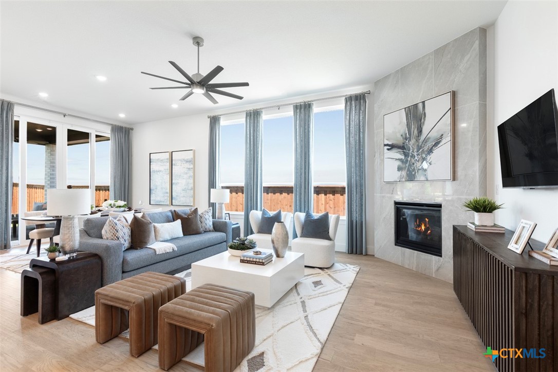 827 Jackson River Loop