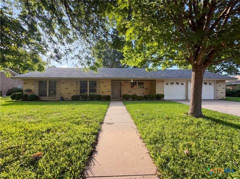 Photo of 2002 Halbert Street, Killeen, TX 76541 (MLS # 613700)