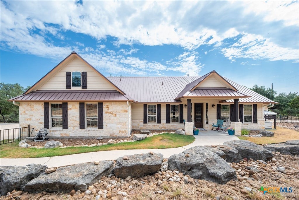 Photo of 824 Shelly Drive, Canyon Lake, TX 78133 (MLS # 623834)