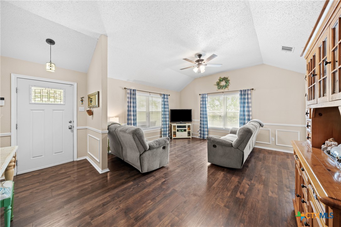 6990 Stringtown Spur