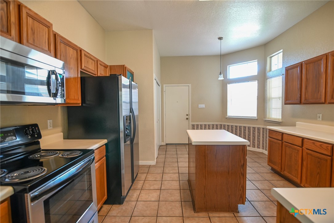 2004 Clairidge Avenue