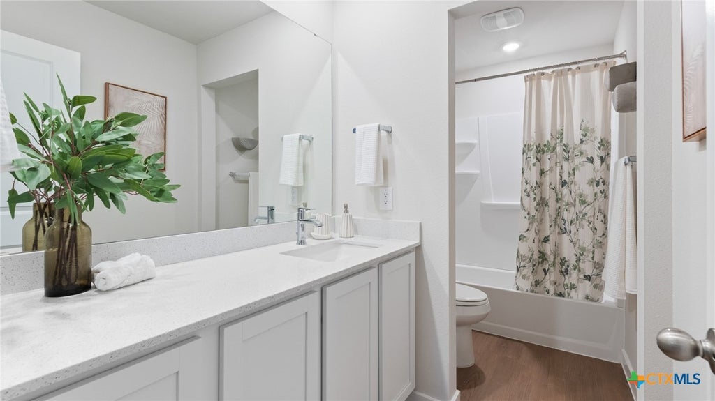 Photo of 111 Boston Circle, Victoria, TX 77904 (MLS # 616583)