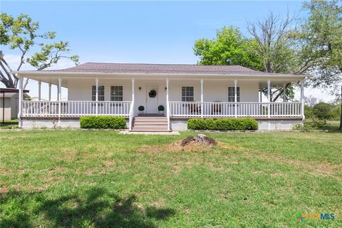 Photo of 2002 E Young Avenue, Temple, TX 76501 (MLS # 609120)