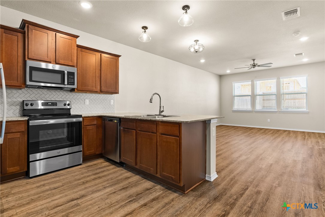 Photo 5 of 22 of 214 Green Valley Drive townhome