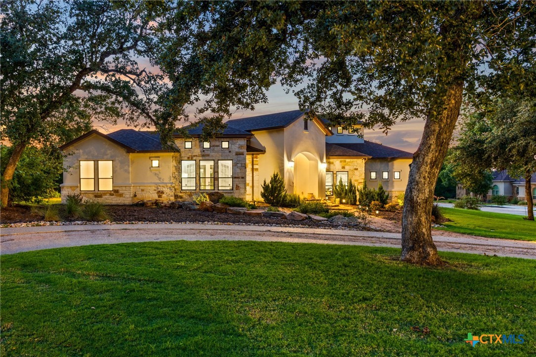481 Via Lago