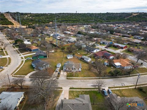 Photo of 1001 Gilmore Street, Copperas Cove, TX 76522 (MLS # 601936)