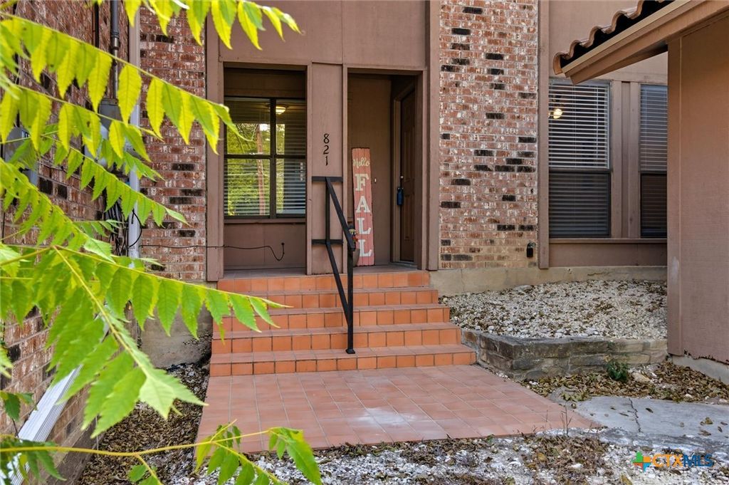 Photo of 821 Old Ranch Road 12, San Marcos, TX 78666 (MLS # 577549)