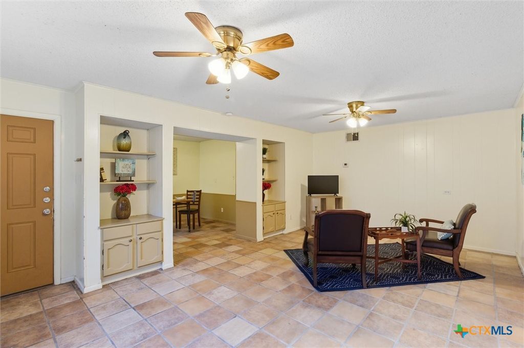 Photo of 821 Old Ranch Road 12, San Marcos, TX 78666 (MLS # 577549)