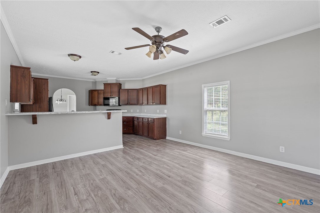 130 Leaning Oaks Circle