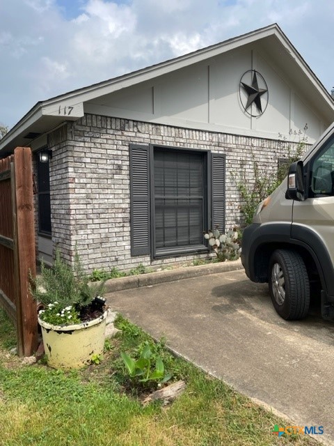 Photo 1 of 4 — 117 E Crockett, Luling, TX 78648