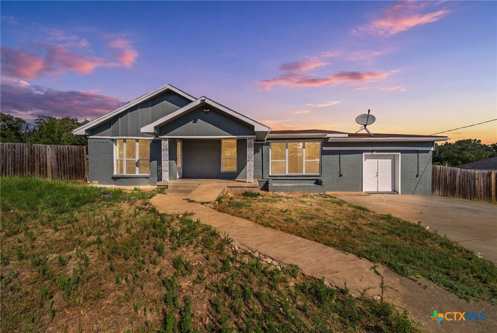 Photo of 1585 E Central, Lorena, TX 76655 (MLS # 625208)