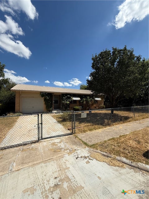 Photo of 711 S 3rd Street, Copperas Cove, TX 76522 (MLS # 625364)