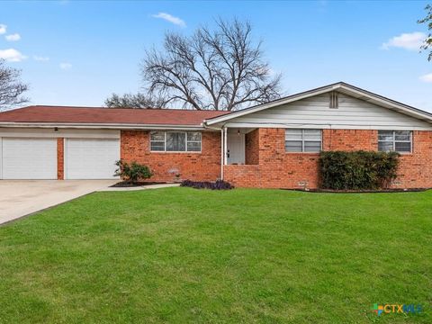 Photo of 273 Meadow Avenue, New Braunfels, TX 78130 (MLS # 607511)