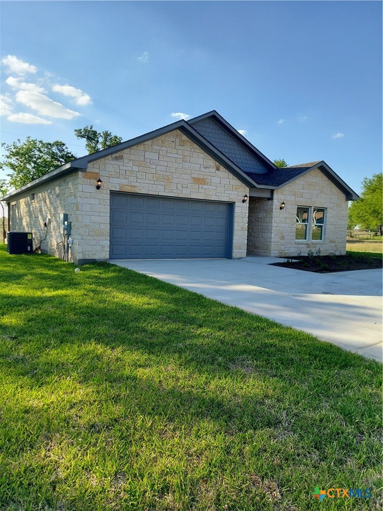 Photo of 121 Spanish Oak Trail, Cameron, TX 76520 (MLS # 626627)