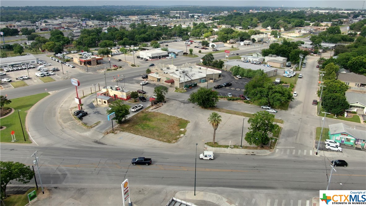 1050 S Seguin Avenue