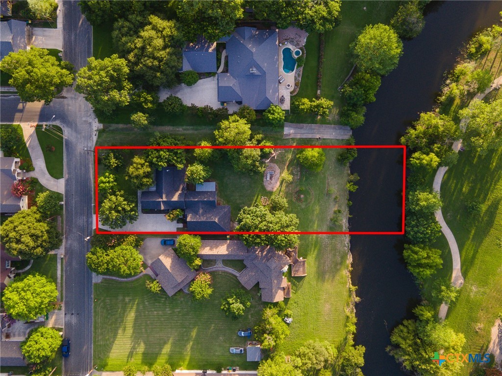 136 W Evergreen Street