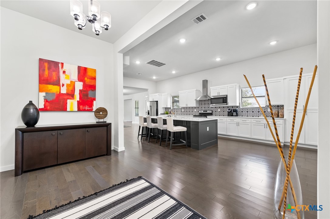 136 W Evergreen Street