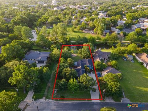136 W Evergreen Street Boerne TX 78006