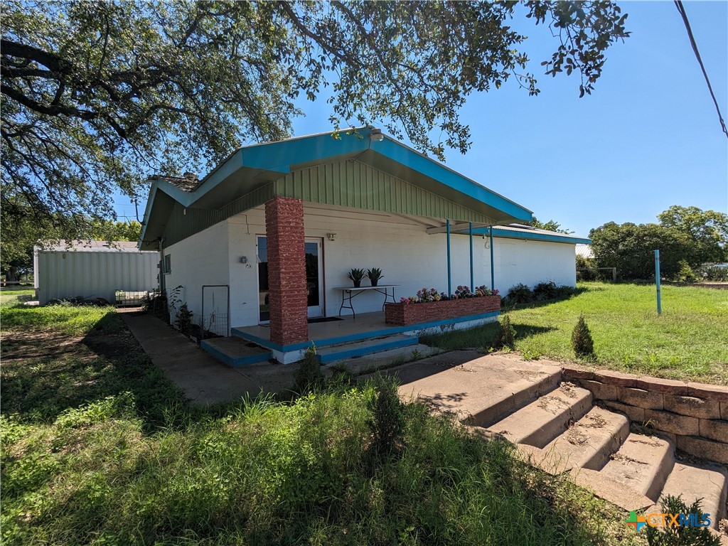 Photo 1 of 20 — 503 S 4th Street, Lometa, TX 76853